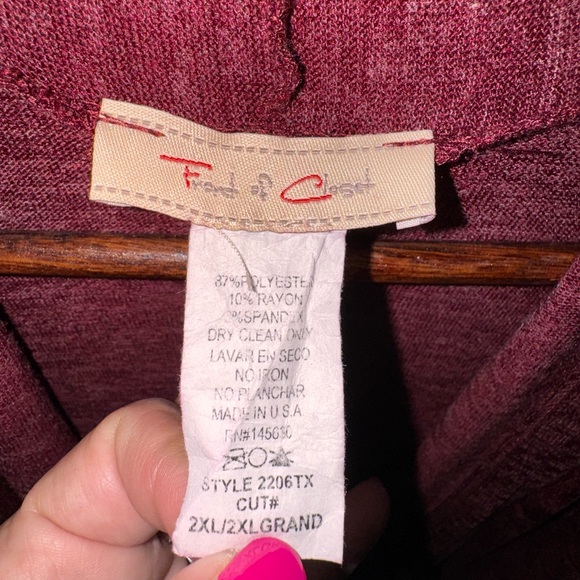 Burgundy Cardigan Sweater with Elegant Design - Picture 6 of 6